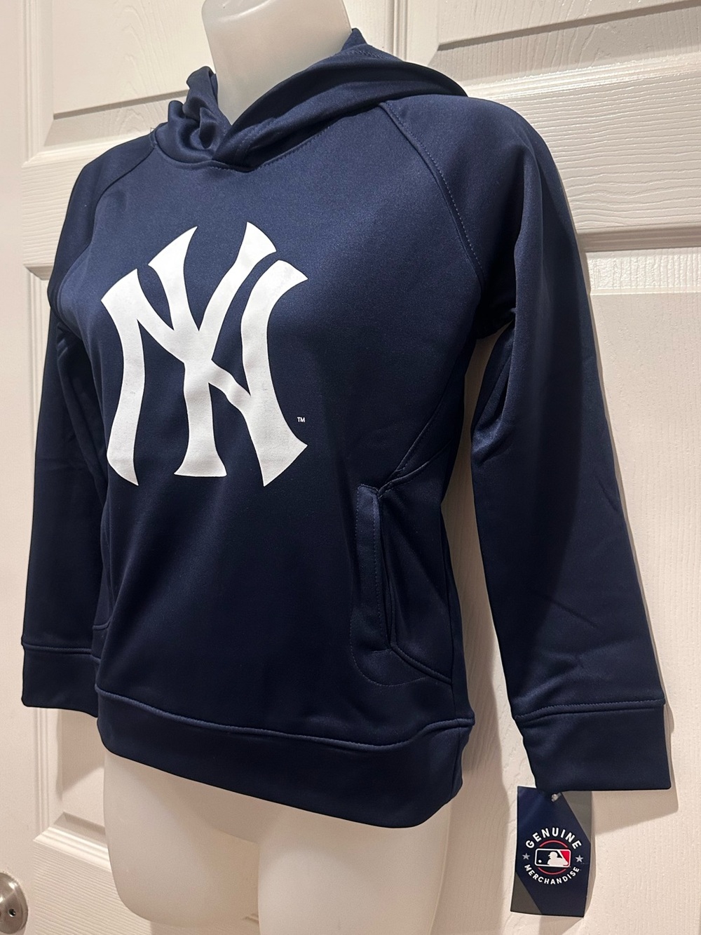 NWT New York Yankees MLB Youth Navy Logo Hoodie Size S 8 Genuine Merchandise NY